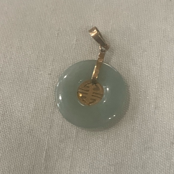 ❤️FINAL❤️Beautiful authentic green jade and 14k gold charm - Picture 2 of 6